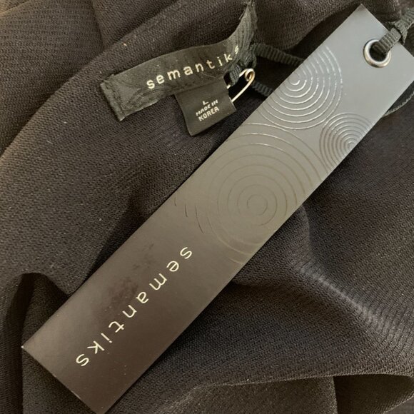 SEMANTIKS Black Ruched Stretched LS Women sz L NWT - Picture 6 of 6